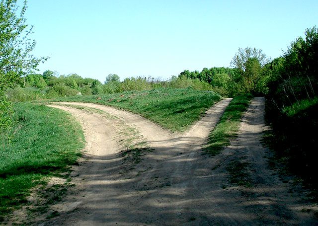 farm-track-crossroads