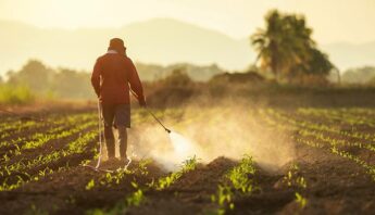 farmer-spray-pesticides