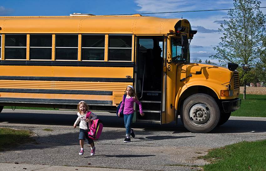 kids-school-bus-rural