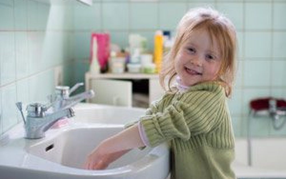 GT_girl-washing-hands