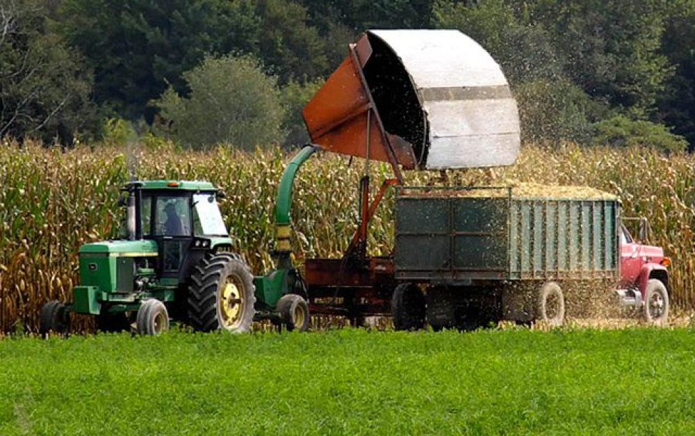 corn-field-tractor-2-4-D