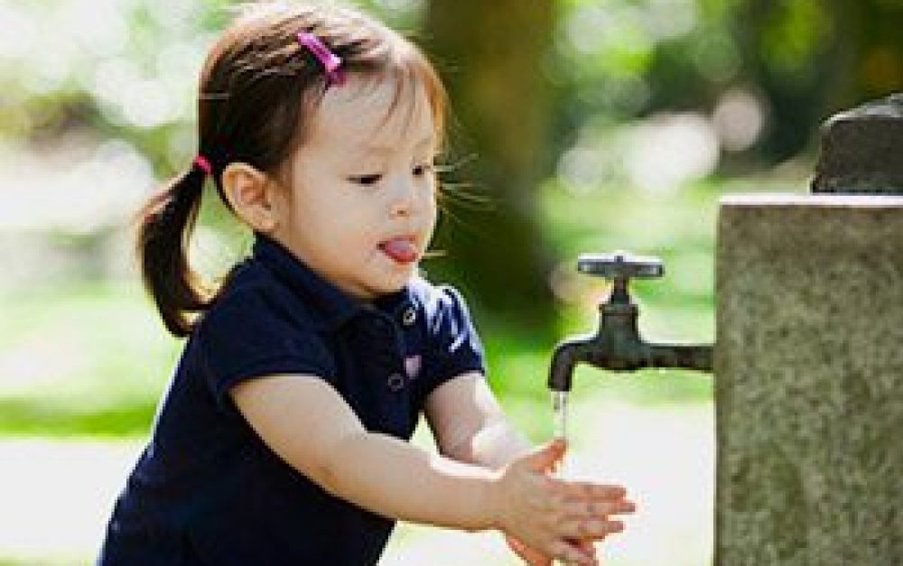 little-girl-water-spout-blog-image